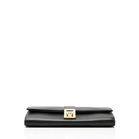 Salvatore Ferragamo Calfskin Hug Wallet on Chain - Picture 4 of 14